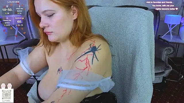 Clumsy Nana online show from October 2025 07:46:01 PM