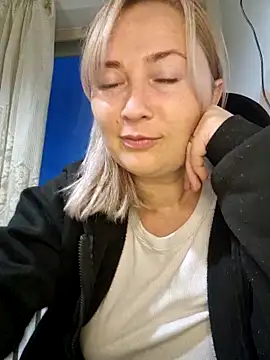 Xseniy online show from October 2025 04:08:02 PM
