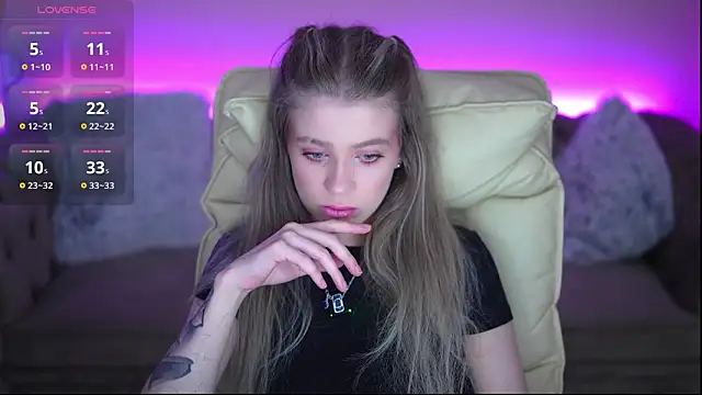 SandyLayy online show from June 2026 07:26:02 PM