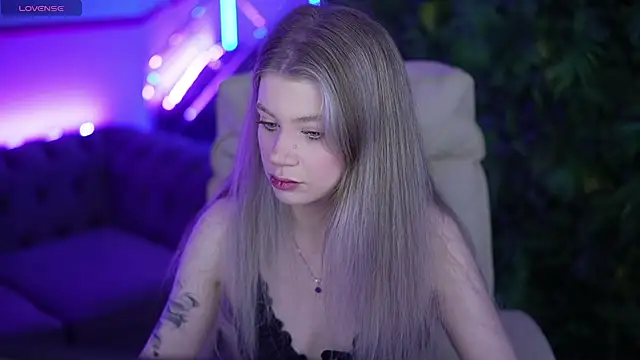 SandyLayy online show from May 2026 01:16:01 PM
