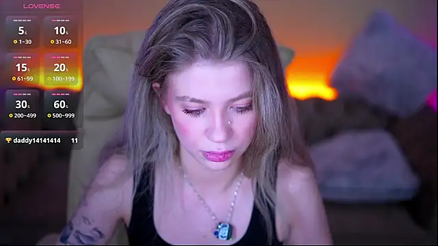 SandyLayy online show from June 2026 10:40:01 PM