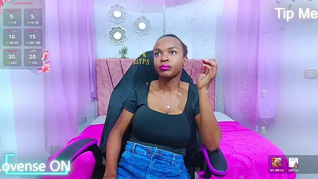 mia  thomson  online show from April 2026 02:40:01 AM