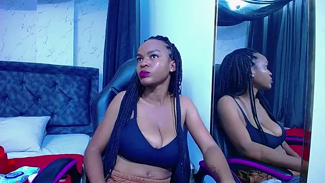 mia  thomson  online show from November 2025 01:11:02 PM