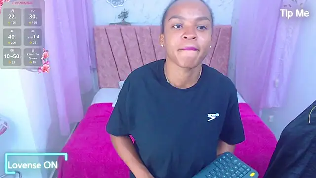 mia  thomson  online show from April 2026 02:46:02 AM