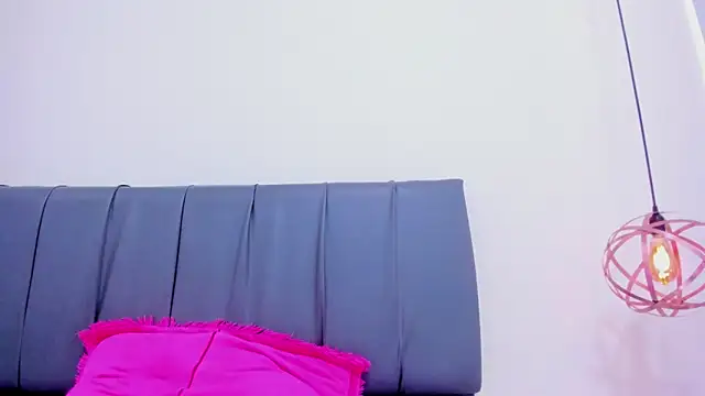 iisabella noa online show from February 2026 01:17:01 PM