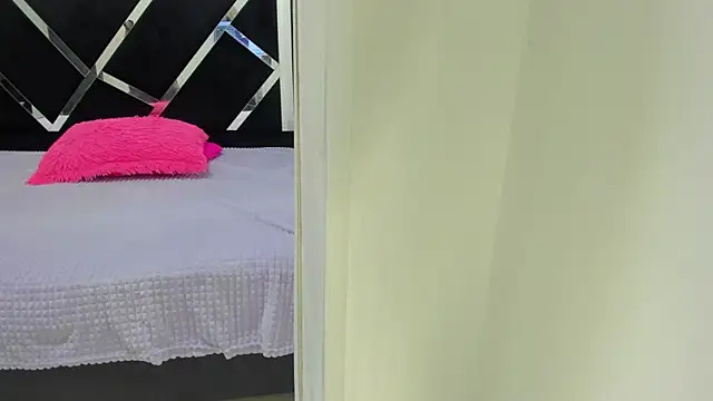Snapshot of iisabella_noa chatting on September 2025 01:17:02 PM iisabella noa online show from September 2025 01:17:02 PM