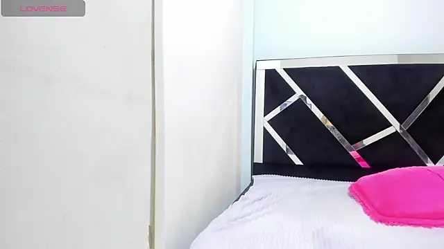 iisabella noa online show from October 2025 05:47:01 PM