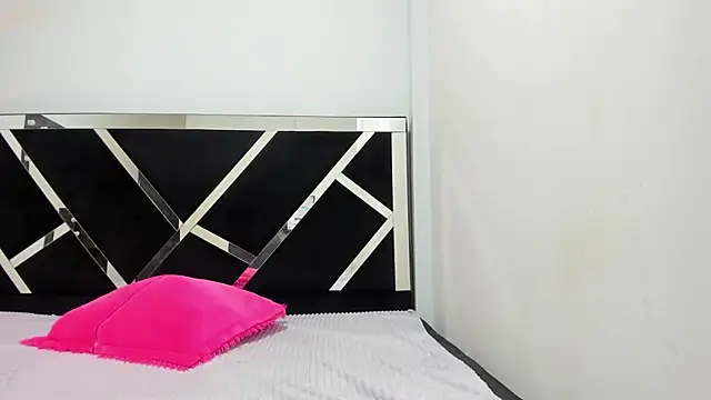 iisabella noa online show from December 2025 01:12:02 PM