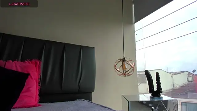 iisabella noa online show from March 2026 12:27:02 PM