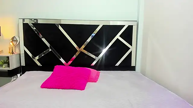 Snapshot of iisabella_noa chatting on September 2025 12:43:02 PM iisabella noa online show from September 2025 12:43:02 PM