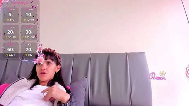 iisabella noa online show from February 2026 12:35:01 PM