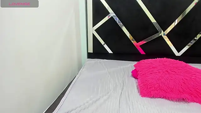 iisabella noa online show from October 2025 01:56:02 PM