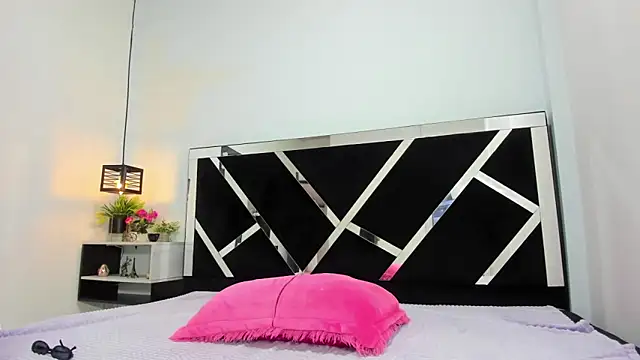 iisabella noa online show from January 2026 12:53:02 PM