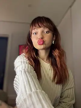 SaraLow online show from November 2025 11:59:01 PM