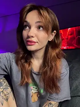 SaraLow online show from December 2025 01:28:02 AM