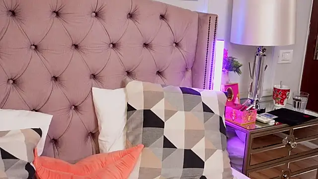 JenniferLovve online show from March 2026 04:44:02 AM