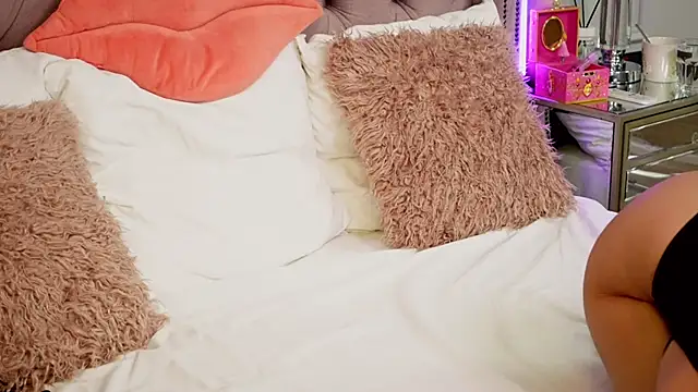 JenniferLovve online show from April 2026 02:29:02 AM