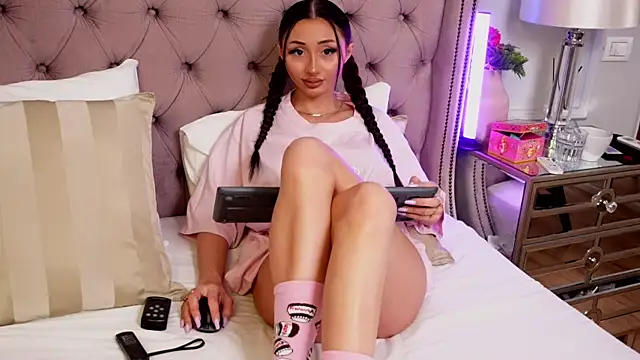 JenniferLovve online show from March 2026 06:14:02 AM