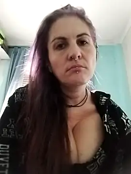 Snapshot of est_82 chatting on September 2025 04:02:01 PM est 82 online show from September 2025 04:02:01 PM