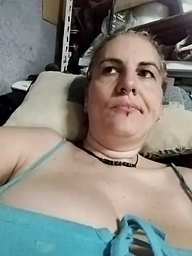 Snapshot of est_82 chatting on September 2025 08:04:02 AM est 82 online show from September 2025 08:04:02 AM