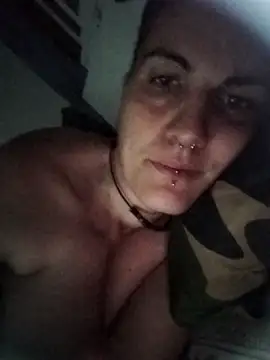 Snapshot of est_82 chatting on September 2025 09:40:01 PM est 82 online show from September 2025 09:40:01 PM