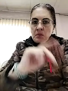 Snapshot of est_82 chatting on October 2025 07:38:02 AM est 82 online show from October 2025 07:38:02 AM