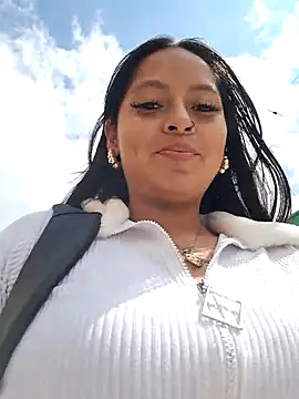 LunaHot 777 online show from November 2025 06:23:02 PM