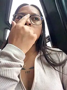 LunaHot 777 online show from December 2025 06:44:02 PM