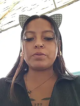 LunaHot 777 online show from November 2025 06:12:02 PM