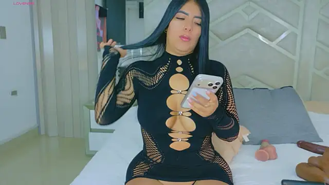 Snapshot of RoseMariee_ chatting on May 2026 09:12:02 AM RoseMariee online show from May 2026 09:12:02 AM