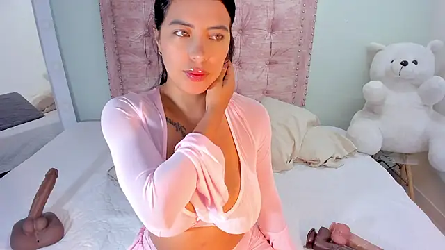 RoseMariee  online show from November 2025 12:00:02 PM