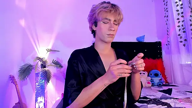 Cooperrosscute233 online show from April 2026 07:04:01 PM