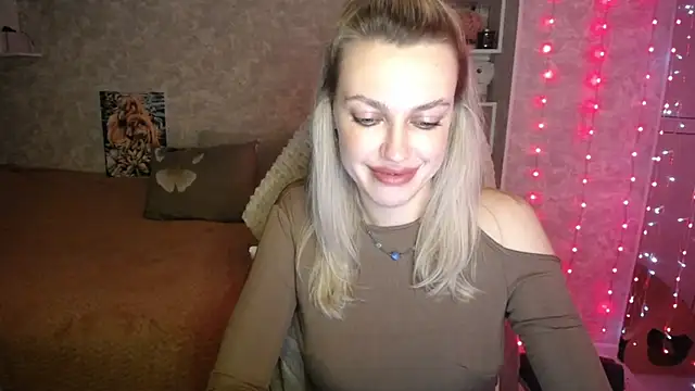 NickyAdamidi online show from November 2025 05:17:02 PM