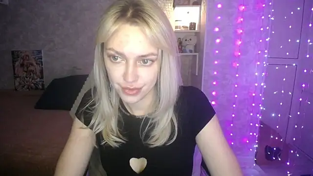 NickyAdamidi online show from October 2025 05:46:01 PM