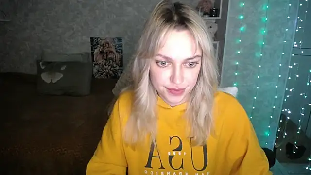 NickyAdamidi online show from November 2025 04:54:01 PM