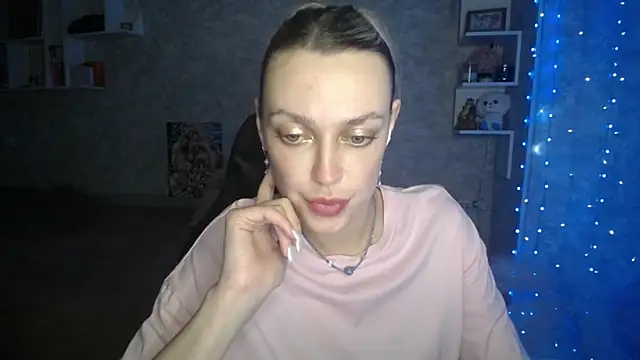 NickyAdamidi online show from November 2025 05:24:01 PM