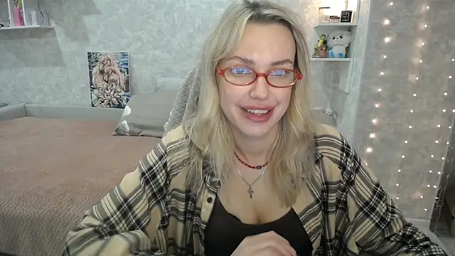 NickyAdamidi online show from October 2025 05:25:02 PM