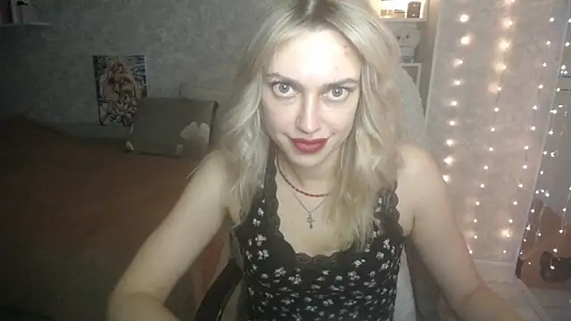 NickyAdamidi online show from November 2025 04:11:01 PM