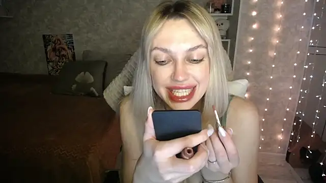 NickyAdamidi online show from November 2025 04:29:01 PM