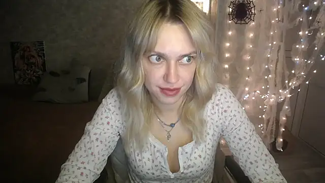 NickyAdamidi online show from October 2025 05:54:01 PM