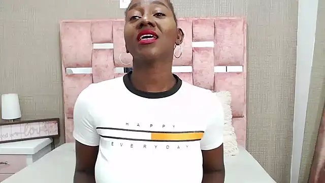 NahomyHawk online show from April 2026 01:13:01 PM