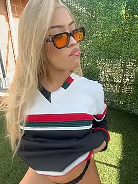 MystiqueXXX online show from April 2026 01:25:01 PM