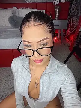 MystiqueXXX online show from May 2026 01:07:01 PM