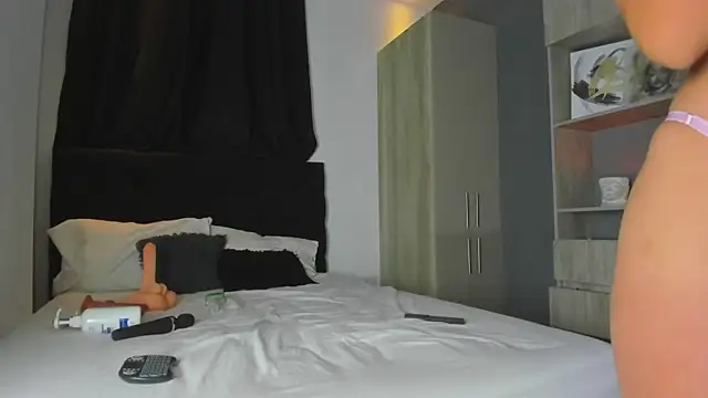 MavSweet online show from October 2025 03:41:02 AM