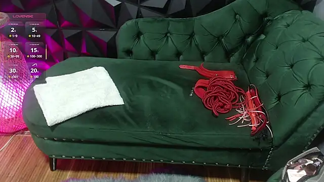 helenasaenz online show from October 2025 12:48:01 PM