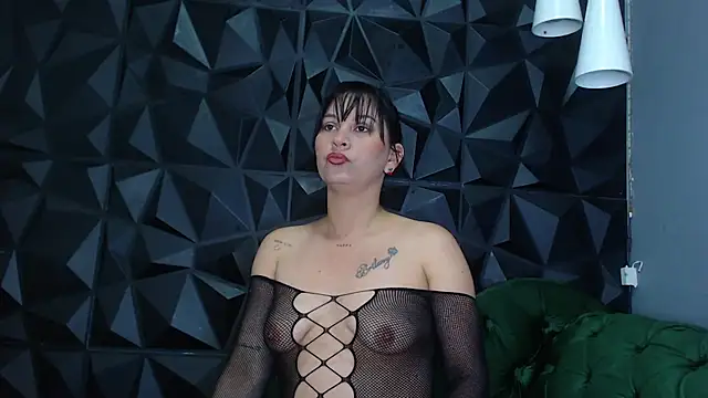 helenasaenz online show from November 2025 12:37:01 PM