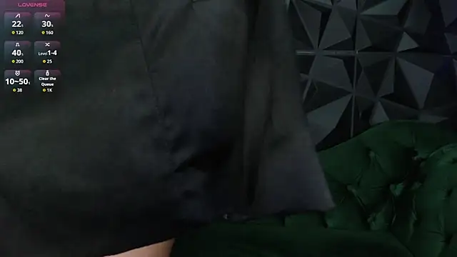 helenasaenz online show from November 2025 12:31:02 PM