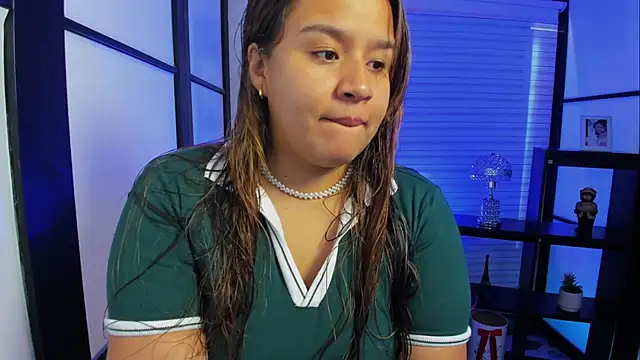 Snapshot of ElaBourn_ chatting on October 2025 01:34:01 PM ElaBourn online show from October 2025 01:34:01 PM
