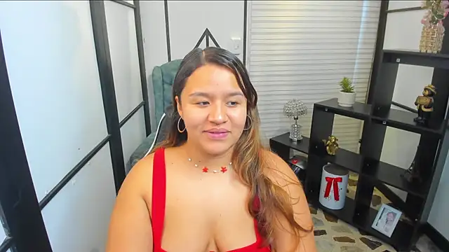 ElaBourn  online show from December 2025 01:46:02 PM