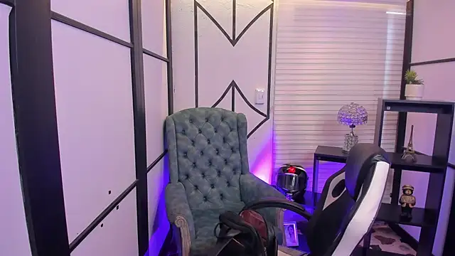 Snapshot of ElaBourn_ chatting on December 2025 03:03:02 PM ElaBourn online show from December 2025 03:03:02 PM